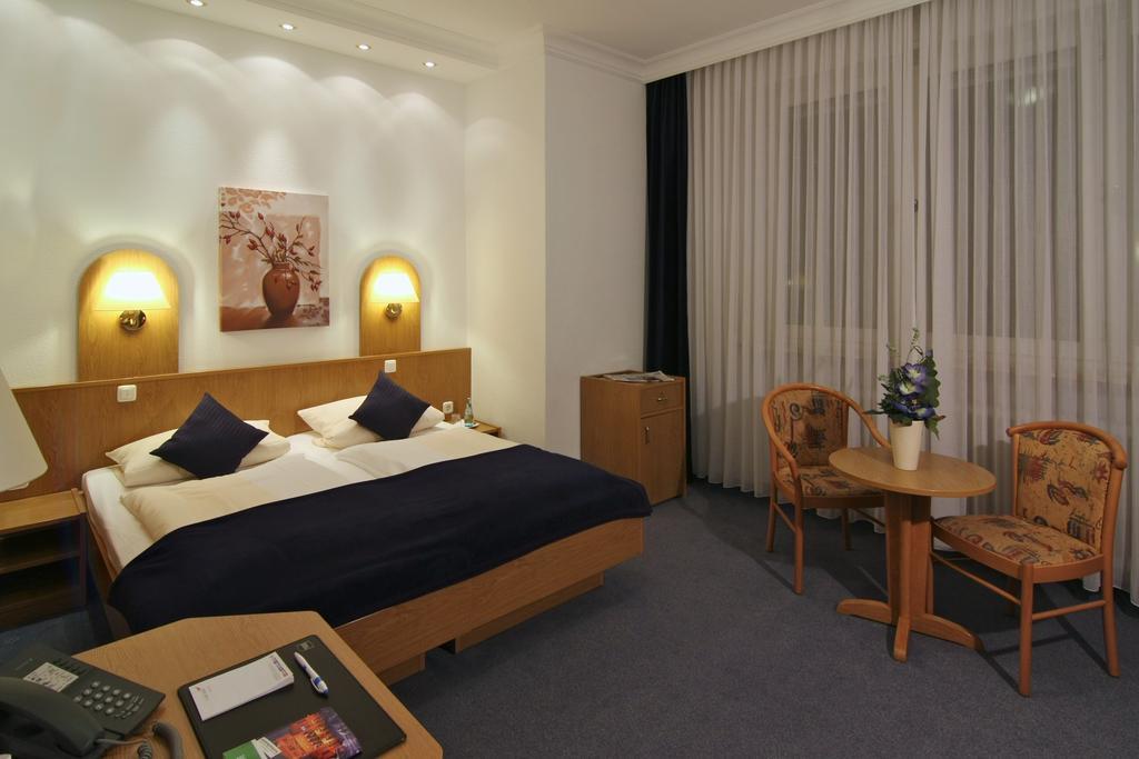 פרנקפורט Hotel West An Der Bockenheimer Warte מראה חיצוני תמונה